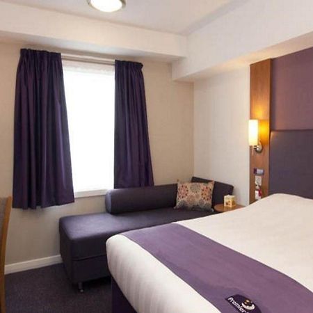 Premier Inn London Ruislip Exterior foto