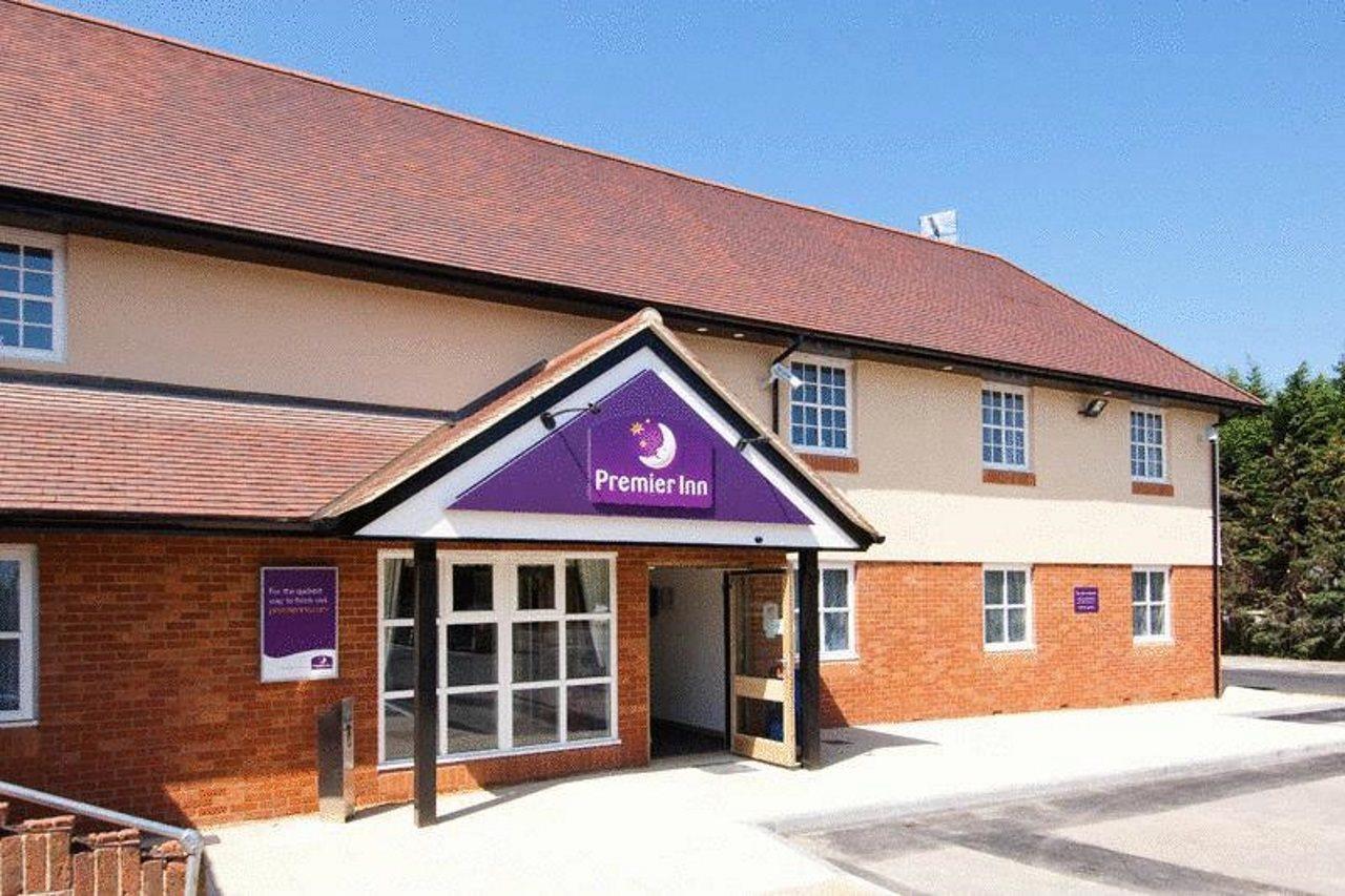 Premier Inn London Ruislip Exterior foto