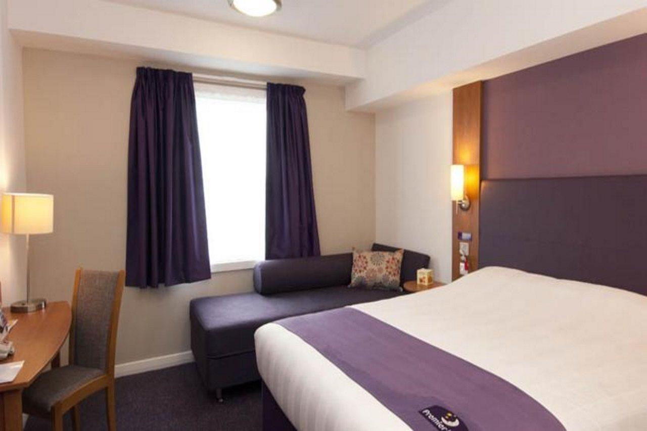 Premier Inn London Ruislip Exterior foto