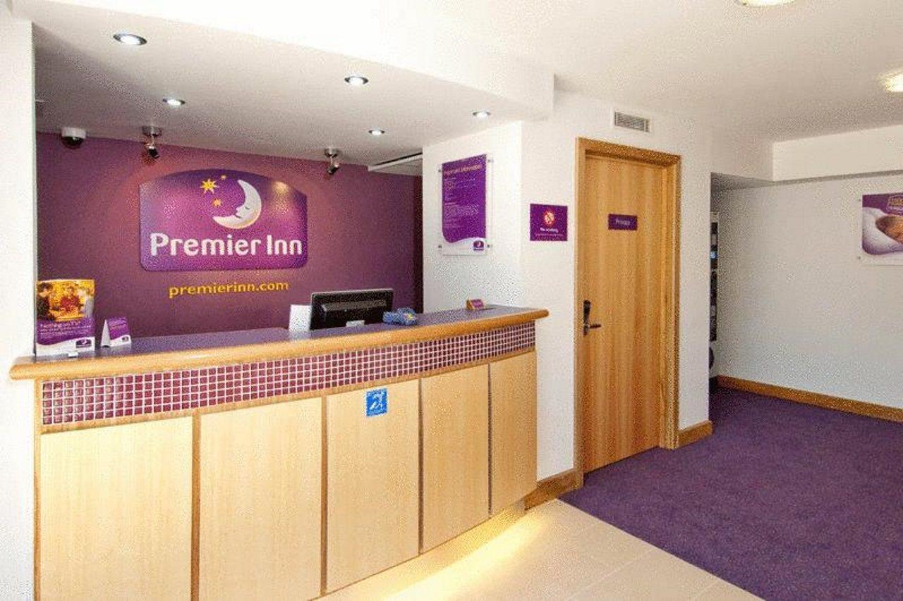 Premier Inn London Ruislip Exterior foto